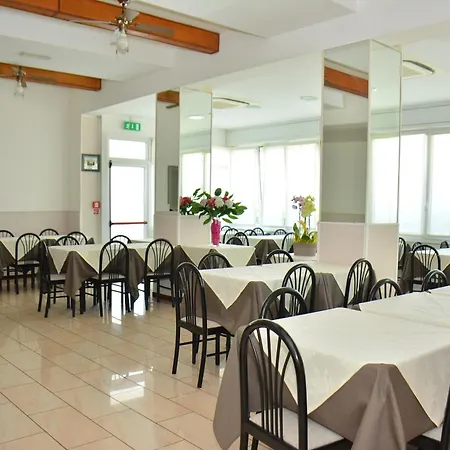 Marisa Hotel 2*